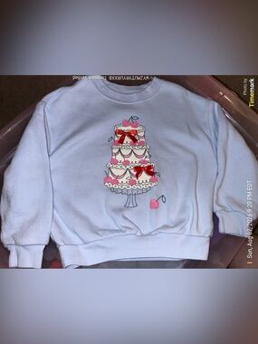 GAP White Kids Sweatshirt with Pink Cake and Red Bow Graphic